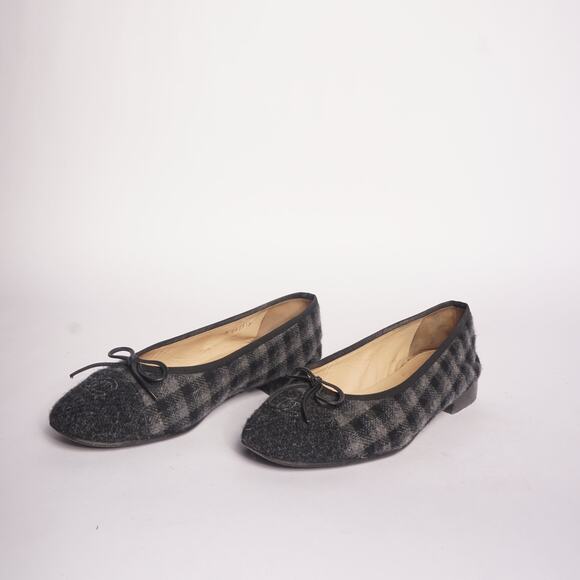 Chanel Grey Tweed Flats - Picture 1 of 8